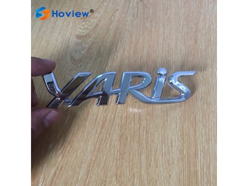 Emblemat logo napis toyota yaris plastik