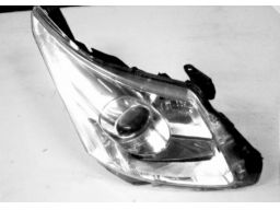 Toyota avensis t27 2009 | 2012 reflektor prawa lampa