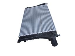 Ac630047 Intercooler Vw 1,8Tsi/2,0Tsi/ A3/ Golf V Maxgear