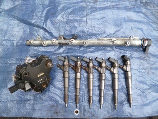 0 445 110 131 Wtryskiwacz Bosch