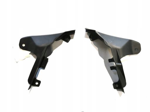 Prawa Osłona zawiasów podszybie Mercedes W242 W246 A2468800444