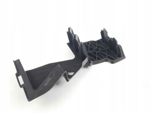 Lewy Wspornik przód Mercedes W204 AMG A2048851016