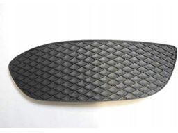 Kratka w zderzak Mercedes W205 A2058850823 Prawa