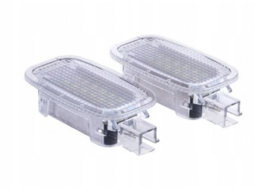 Oświetlenie Lampka wnętrza Mercedes W166 W169 W172 A2218200401