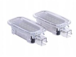 Oświetlenie Lampka wnętrza Mercedes W166 W169 W172 A2218200401