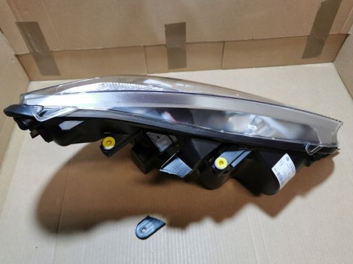 Reflektor Świateł Przednich 1Ej 009 250-741