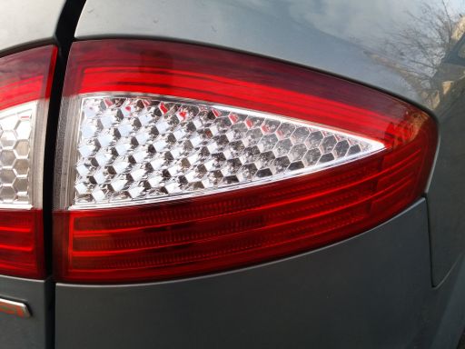 Lampa prawa ford mondeo mk4 hatchback sedan