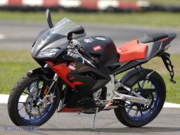 Aprilia rs 50 125 owiewka osłona naklejki boczek